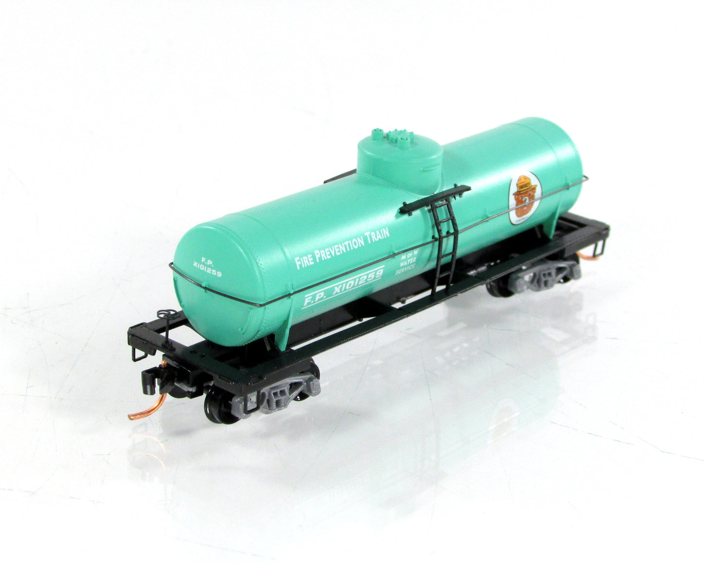 N Scale **SMOKEY BEAR** MoW Forest Fire Prevention Tanker - Micro Trains 65540