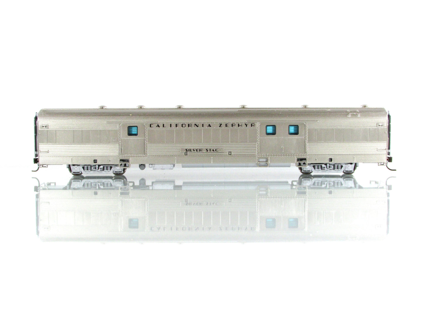 HO Scale **WP CA ZEPHYR** SILVER STAG Baggage Car #802 - Broadway 1492, Lighted