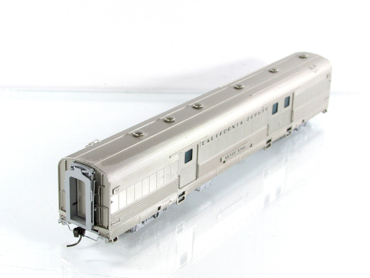 HO Scale **WP CA ZEPHYR** SILVER STAG Baggage Car #802 - Broadway 1492, Lighted
