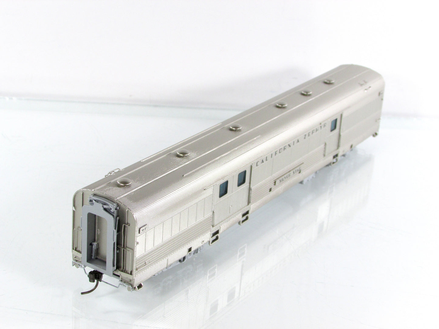 HO Scale **WP CA ZEPHYR** SILVER STAG Baggage Car #802 - Broadway 1492, Lighted