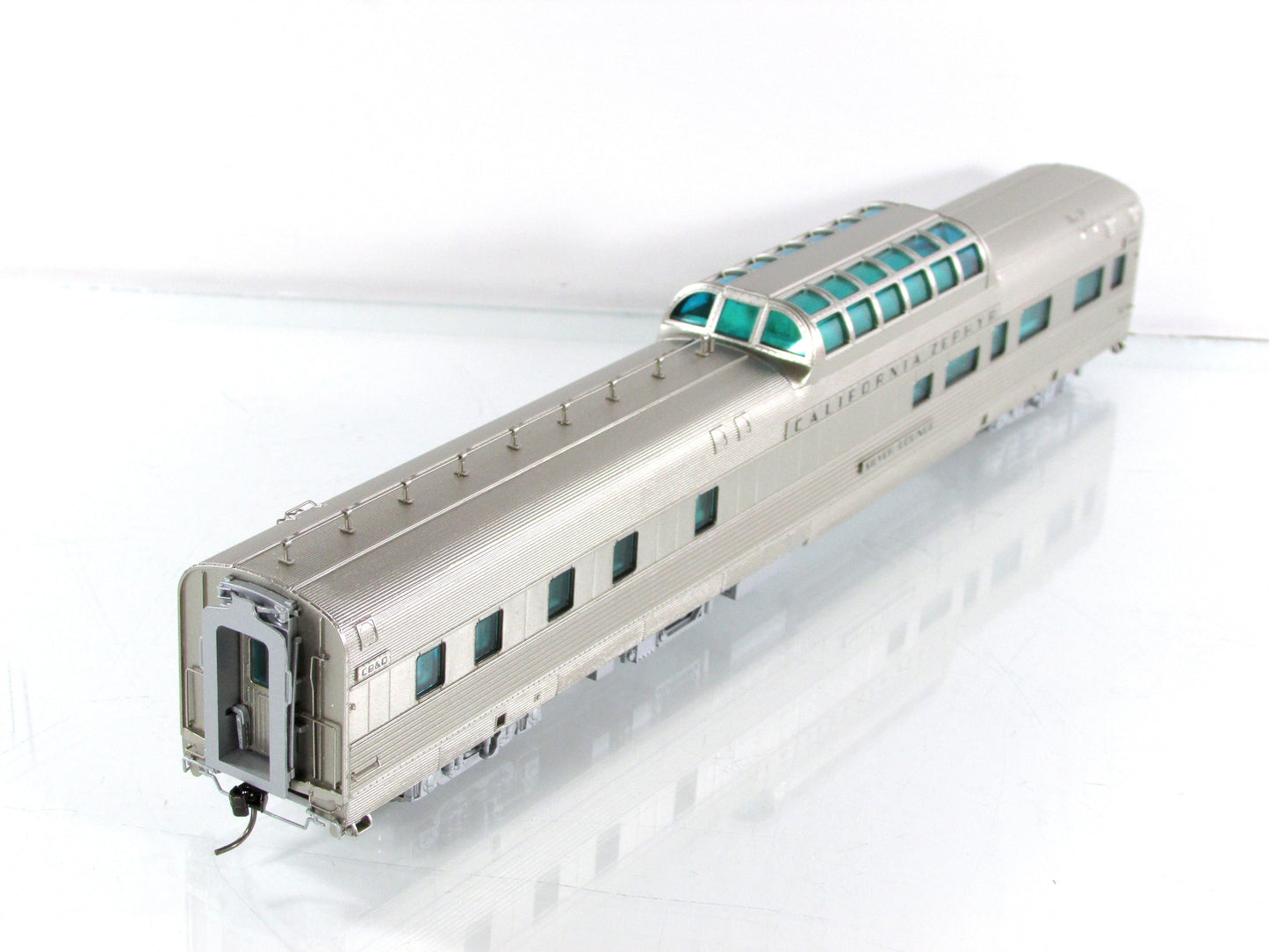 HO Scale ***CB&Q CA ZEPHYR*** SILVER LOUNGE Dome #251 - Broadway 1500, Lighted