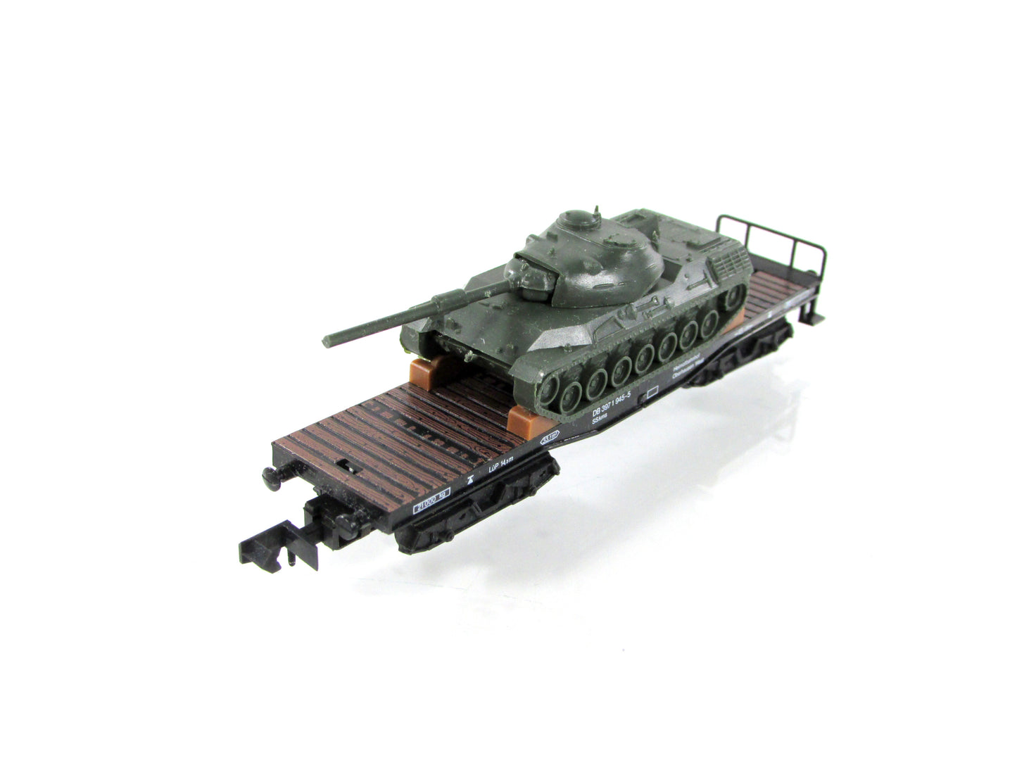N Scale ***DEUTSCHE BAHN*** Flat Car w/ German Army Leopard Tank - Arnold 4970