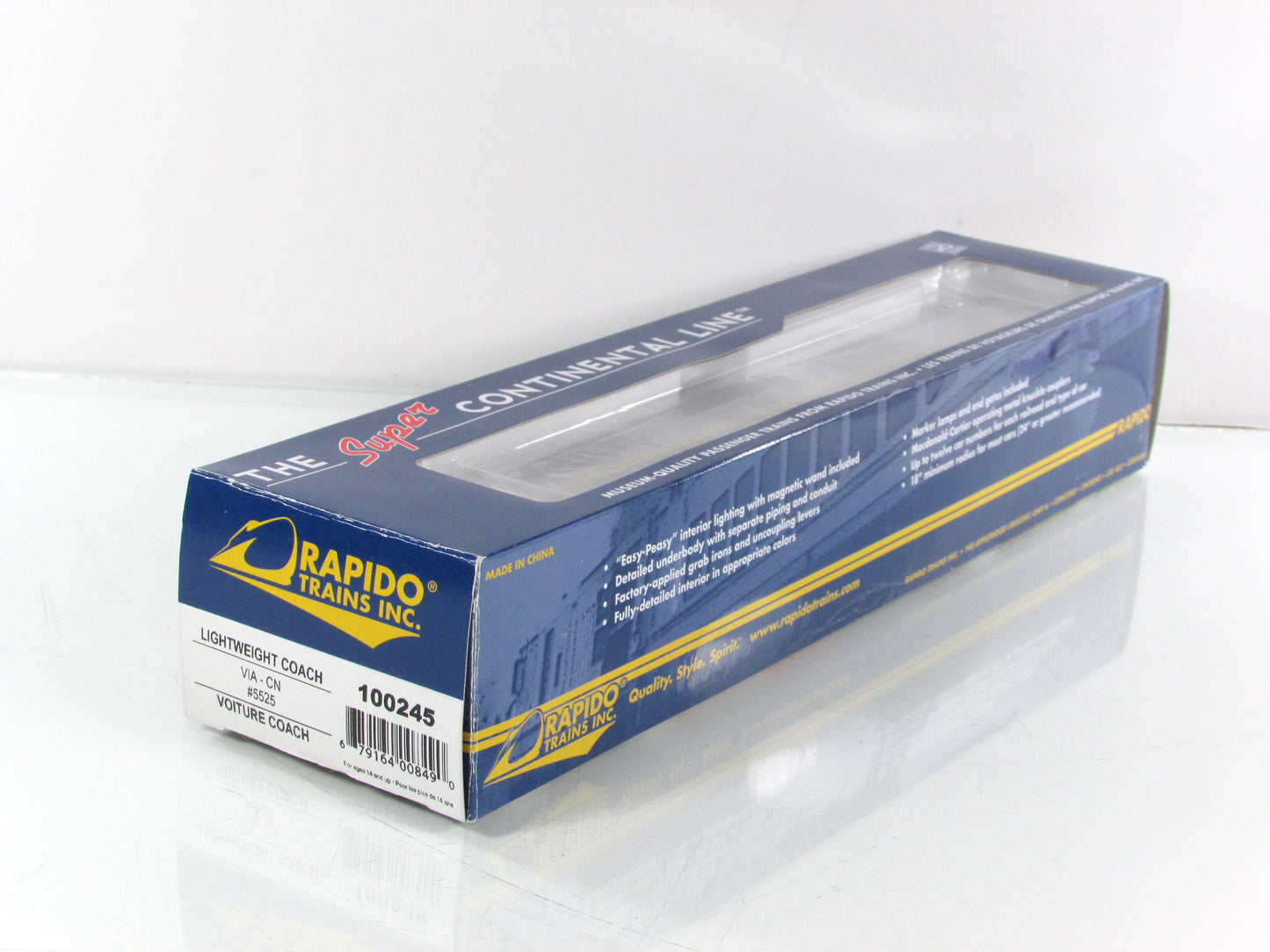 HO Scale *VIA RAIL CANADA* Passenger Coach #5525 - Rapido 100245, Lighted *RARE
