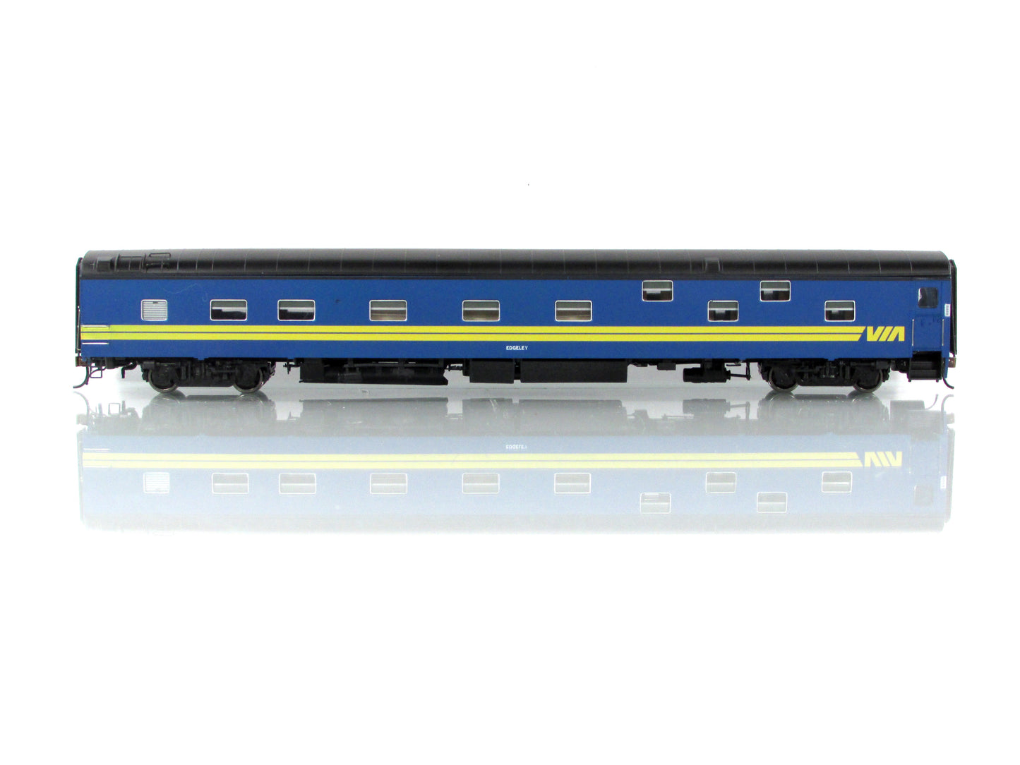 HO Scale ***VIA RAIL CANADA*** *EDGELEY* Sleeper #1113 - Rapido 101001, Lighted