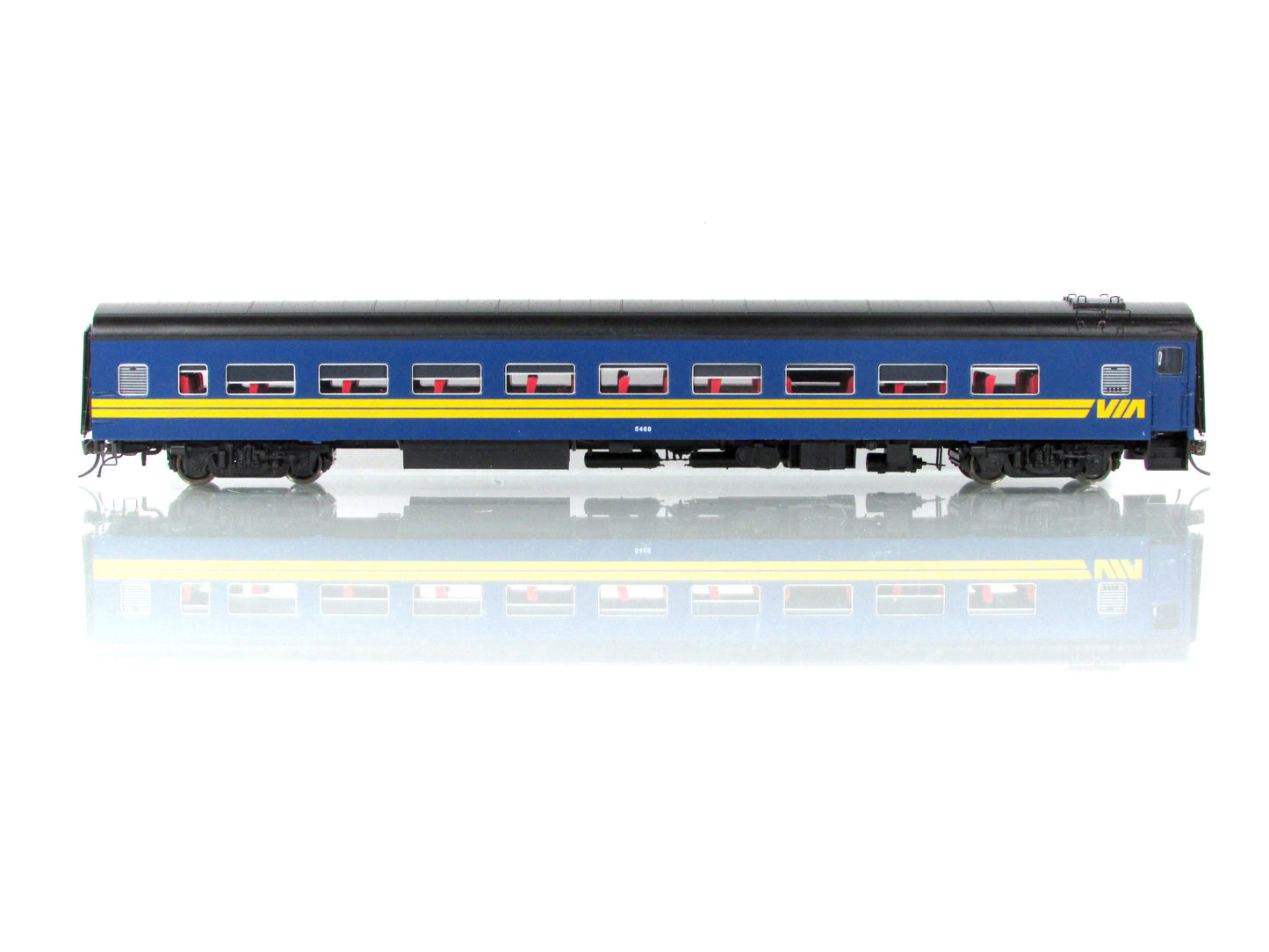 HO Scale *VIA RAIL CANADA* Passenger Coach #5468 - Rapido 100270, Lighted *RARE