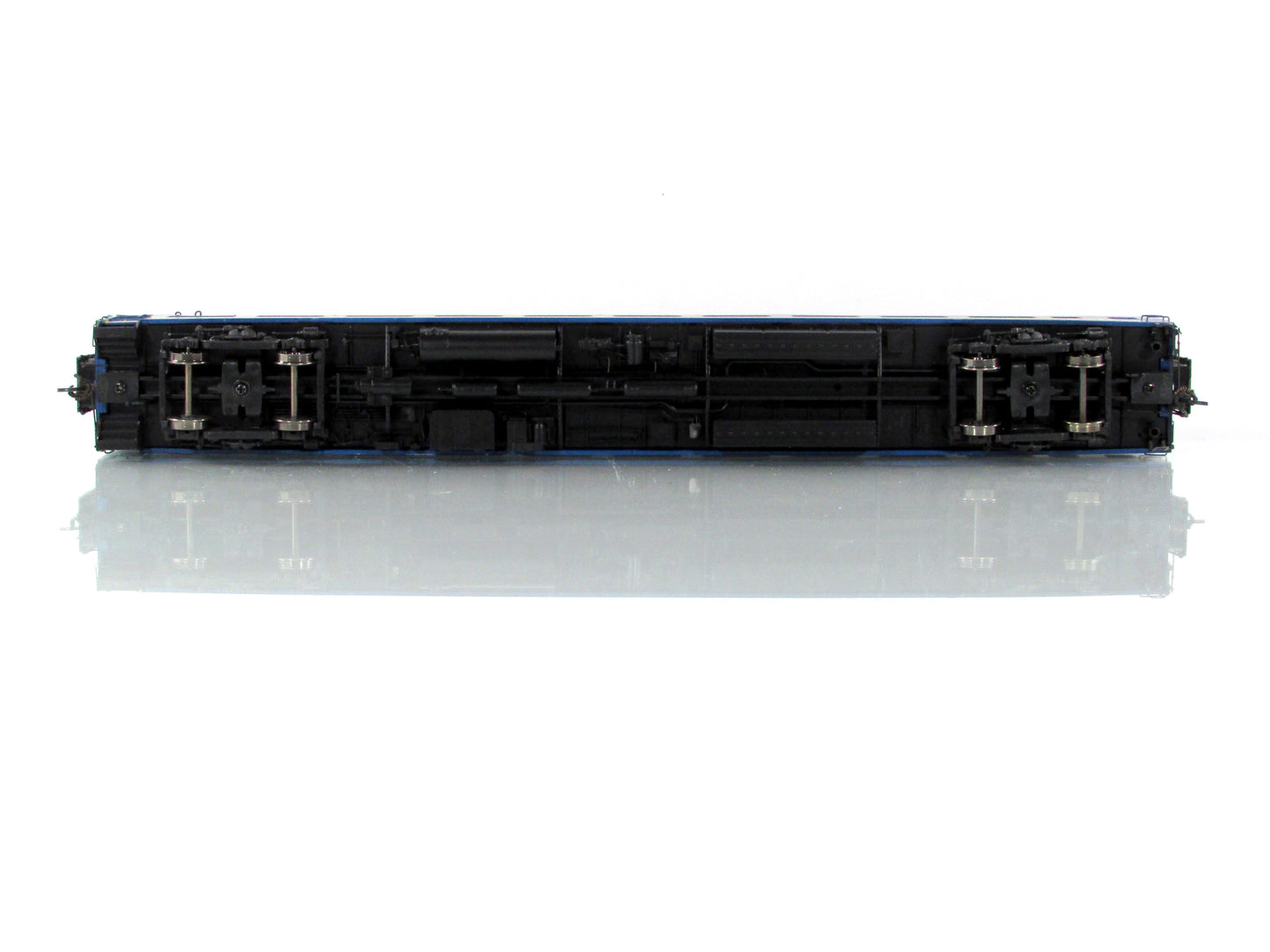 HO Scale *VIA RAIL CANADA* Passenger Coach #5468 - Rapido 100270, Lighted *RARE