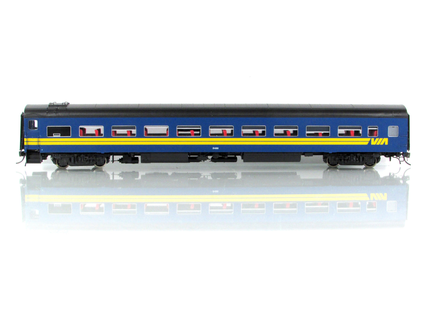 HO Scale *VIA RAIL CANADA* Passenger Coach #5486 - Rapido 100271, Lighted *RARE