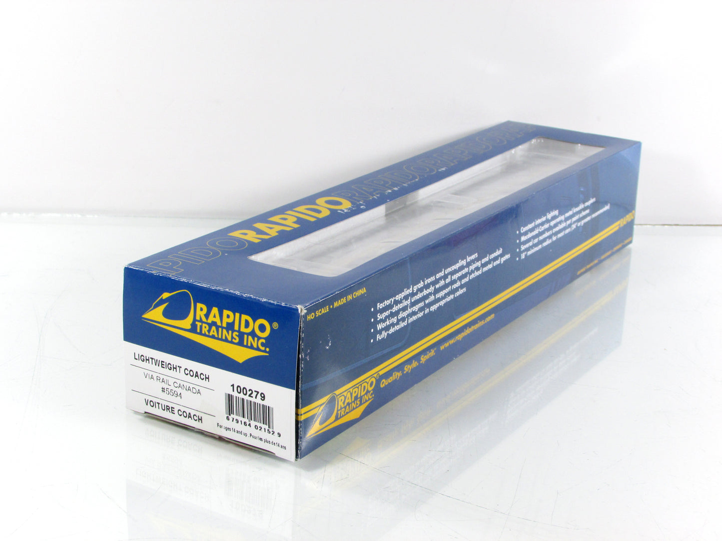 HO Scale *VIA RAIL CANADA* Passenger Coach #5594 - Rapido 100279, Lighted *RARE