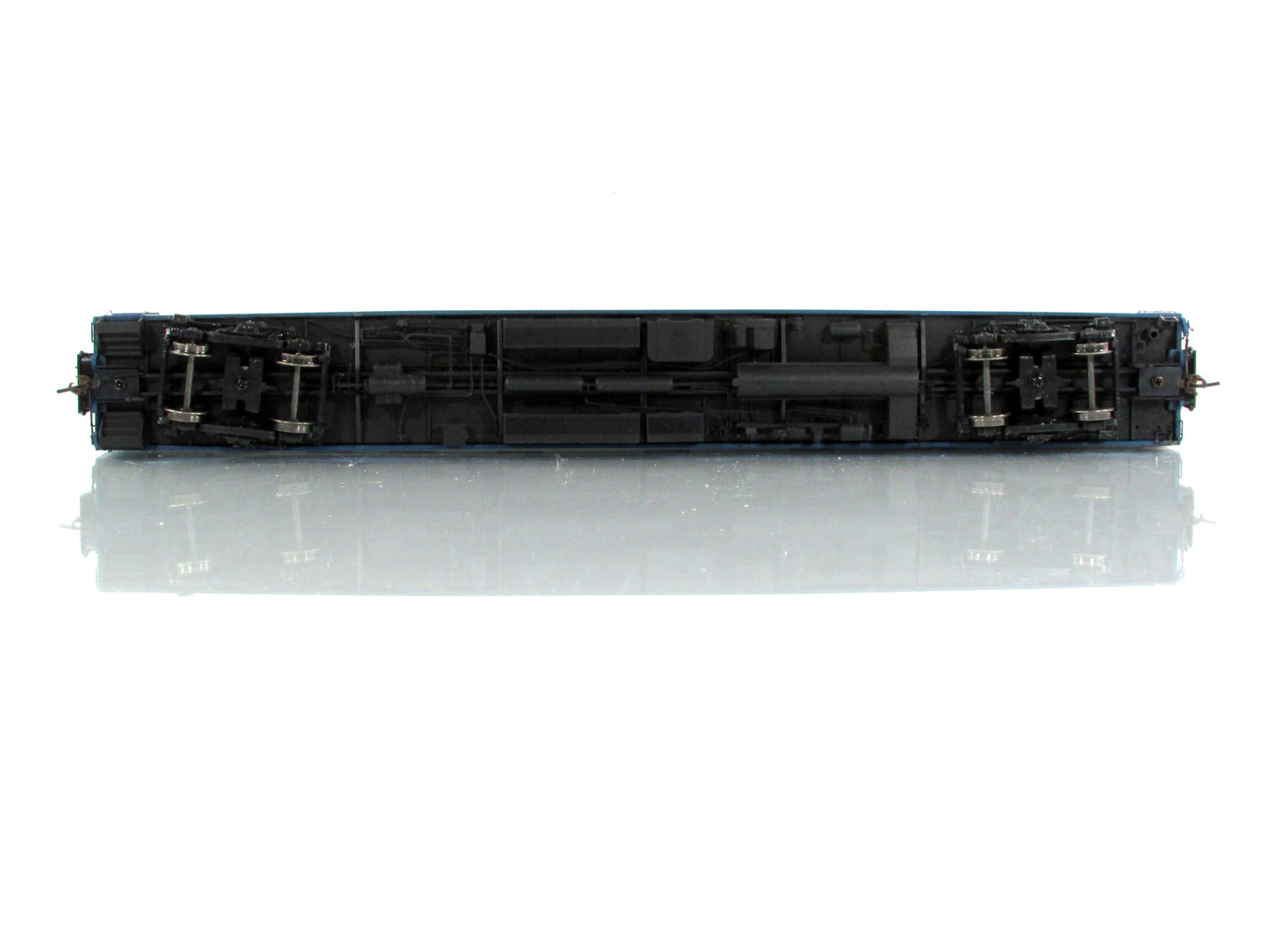 HO Scale *VIA RAIL CANADA* *BUCKLEY BAY* Sleeper #2022 - Rapido 104001, Lighted