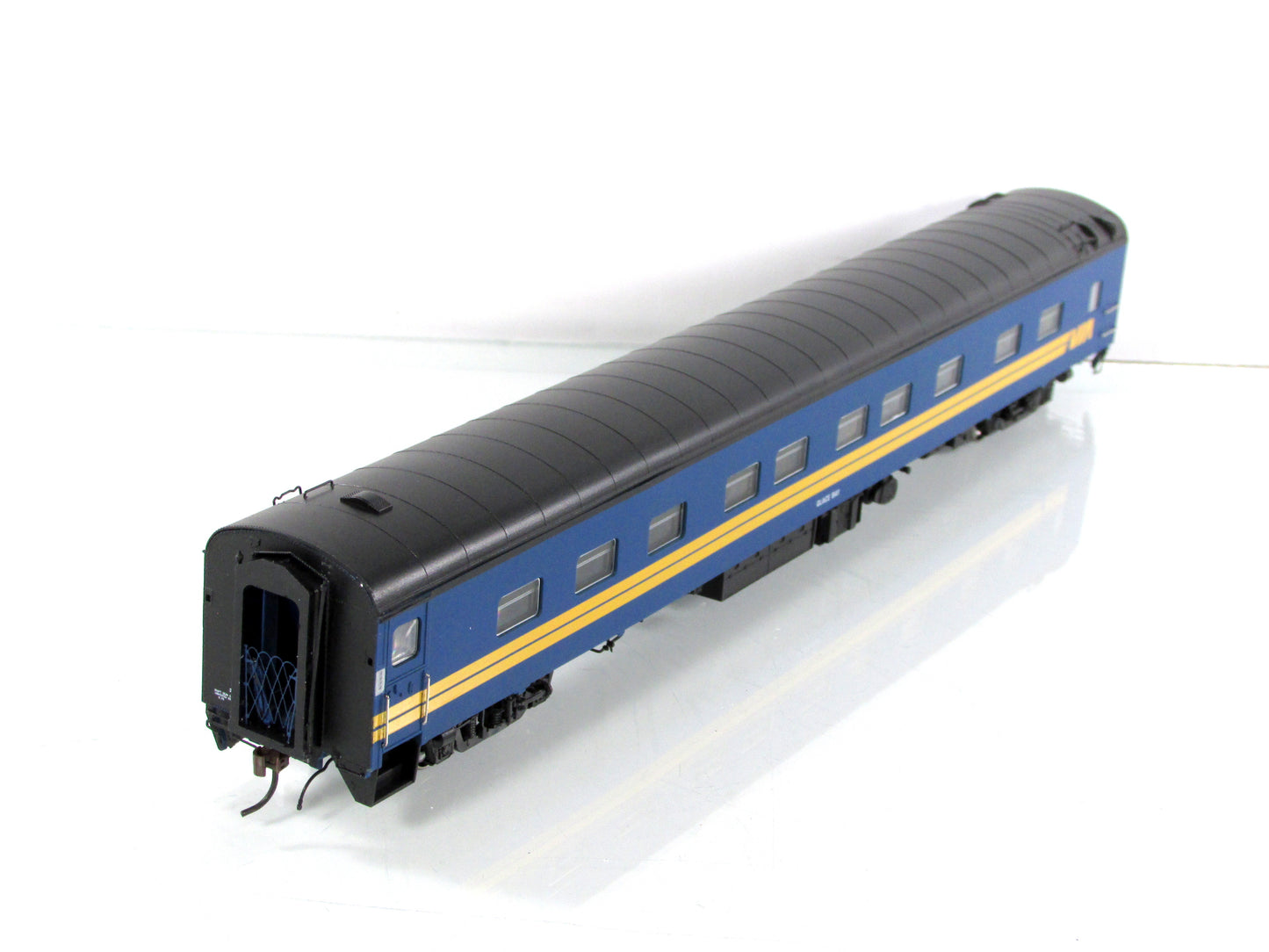 HO Scale **VIA RAIL CANADA** *GLACE BAY* Sleeper #2025 - Rapido 104004, Lighted
