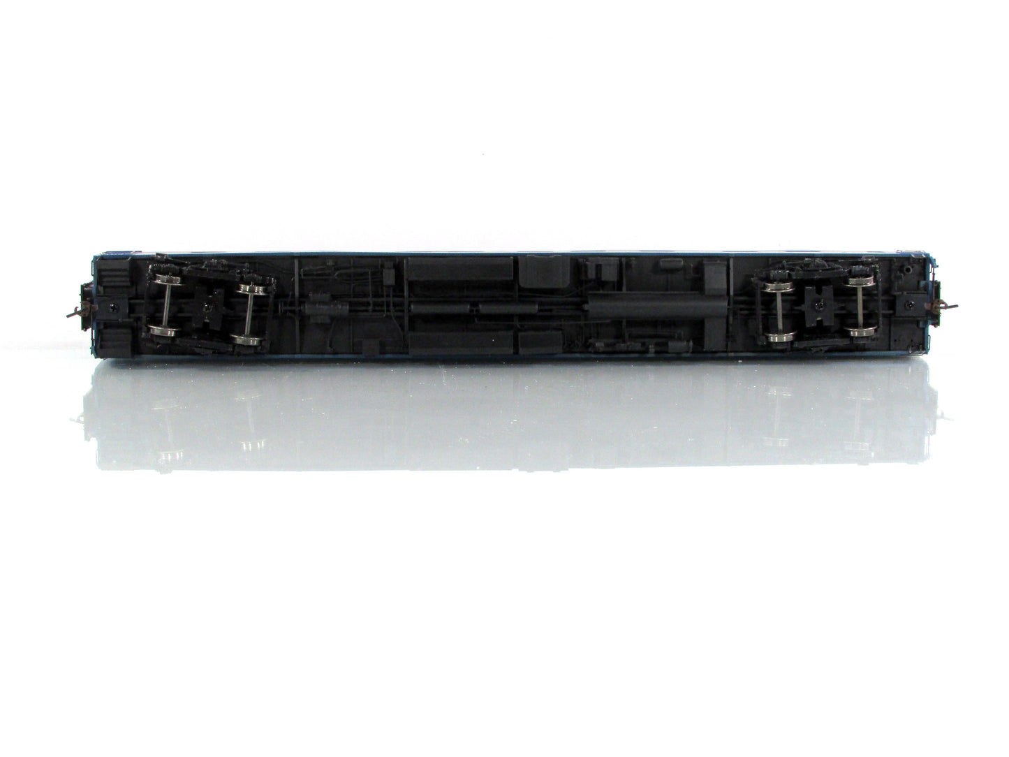HO Scale **VIA RAIL CANADA** *GLACE BAY* Sleeper #2025 - Rapido 104004, Lighted