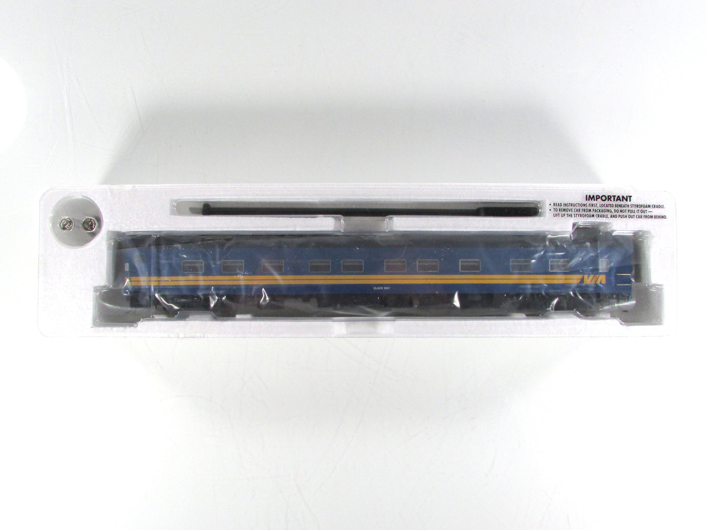 HO Scale **VIA RAIL CANADA** *GLACE BAY* Sleeper #2025 - Rapido 104004, Lighted