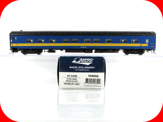 HO Scale *VIA RAIL CANADA* *FORTUNE BAY* Sleeper #2027 - Rapido 104006, Lighted