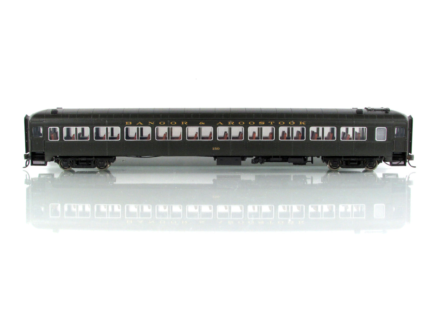 HO Scale *BANGOR AROOSTOOK* Osgood Bradley Coach #150 - Rapido 109056, Lighted