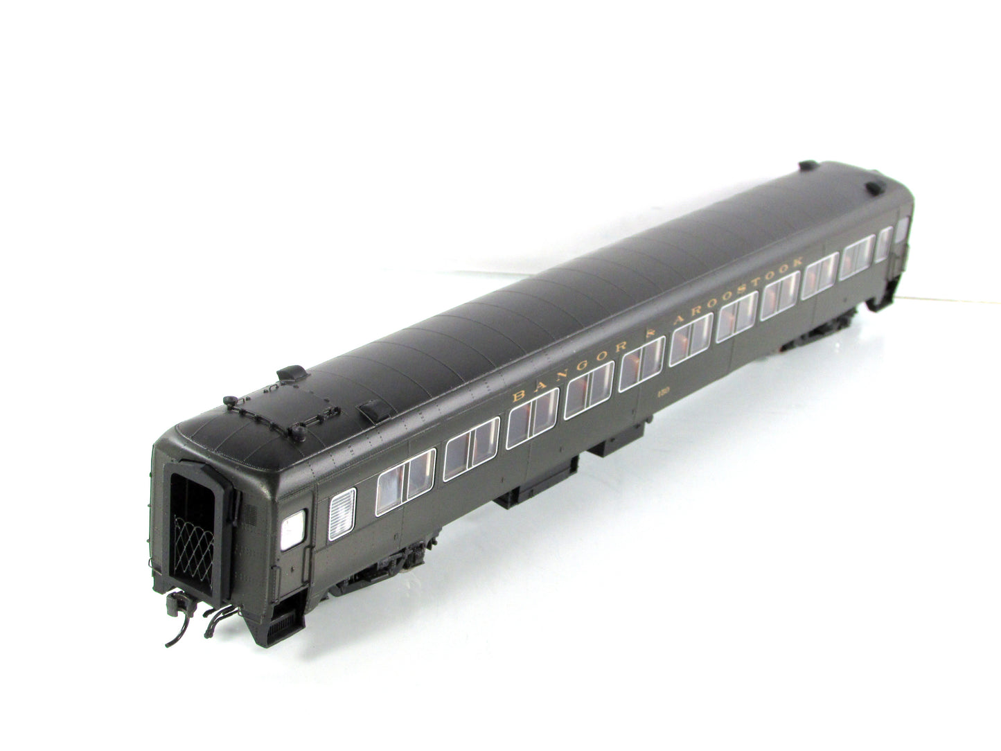 HO Scale *BANGOR AROOSTOOK* Osgood Bradley Coach #150 - Rapido 109056, Lighted