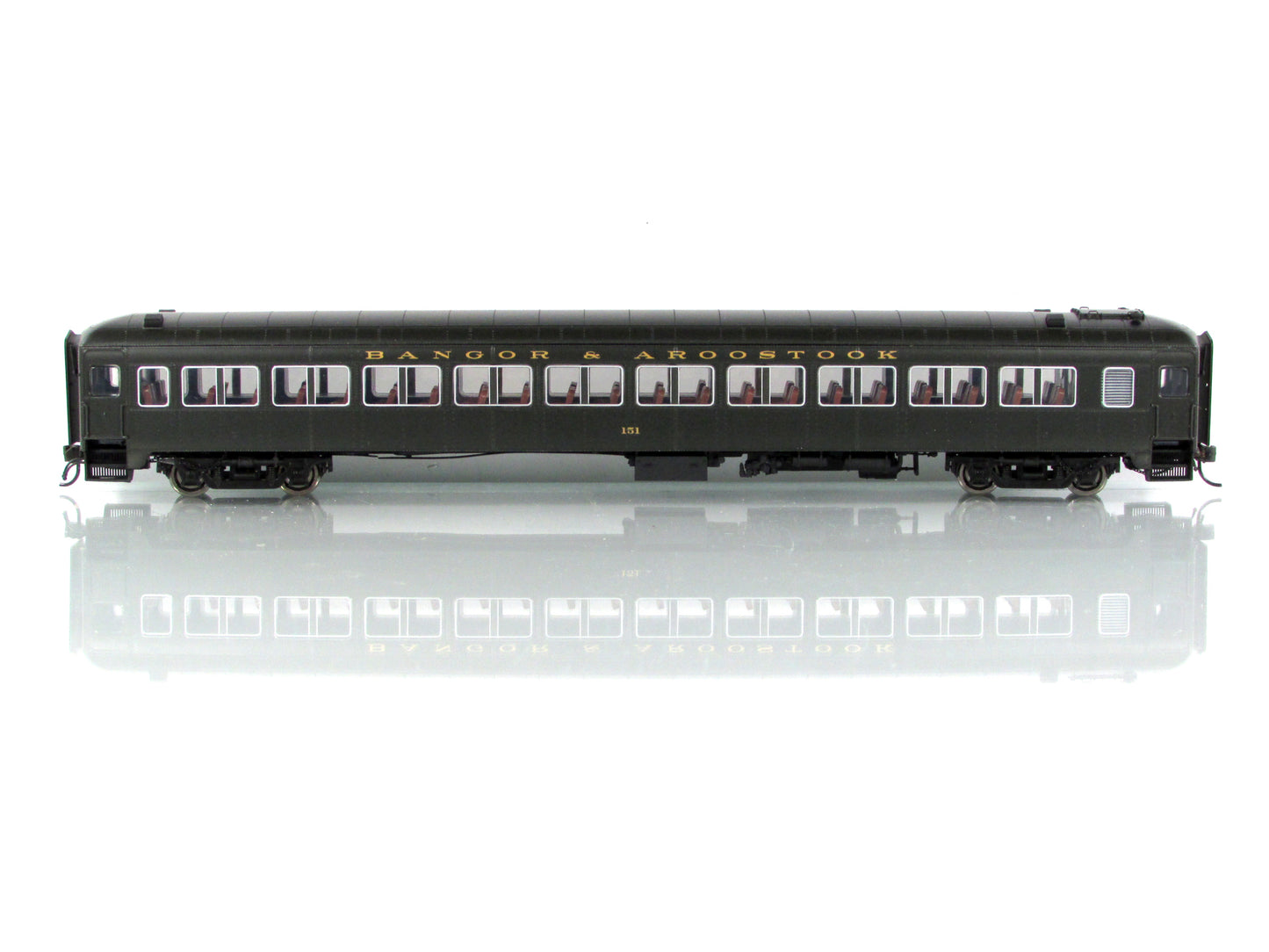 HO Scale *BANGOR AROOSTOOK* Osgood Bradley Coach #151 - Rapido 109057, Lighted