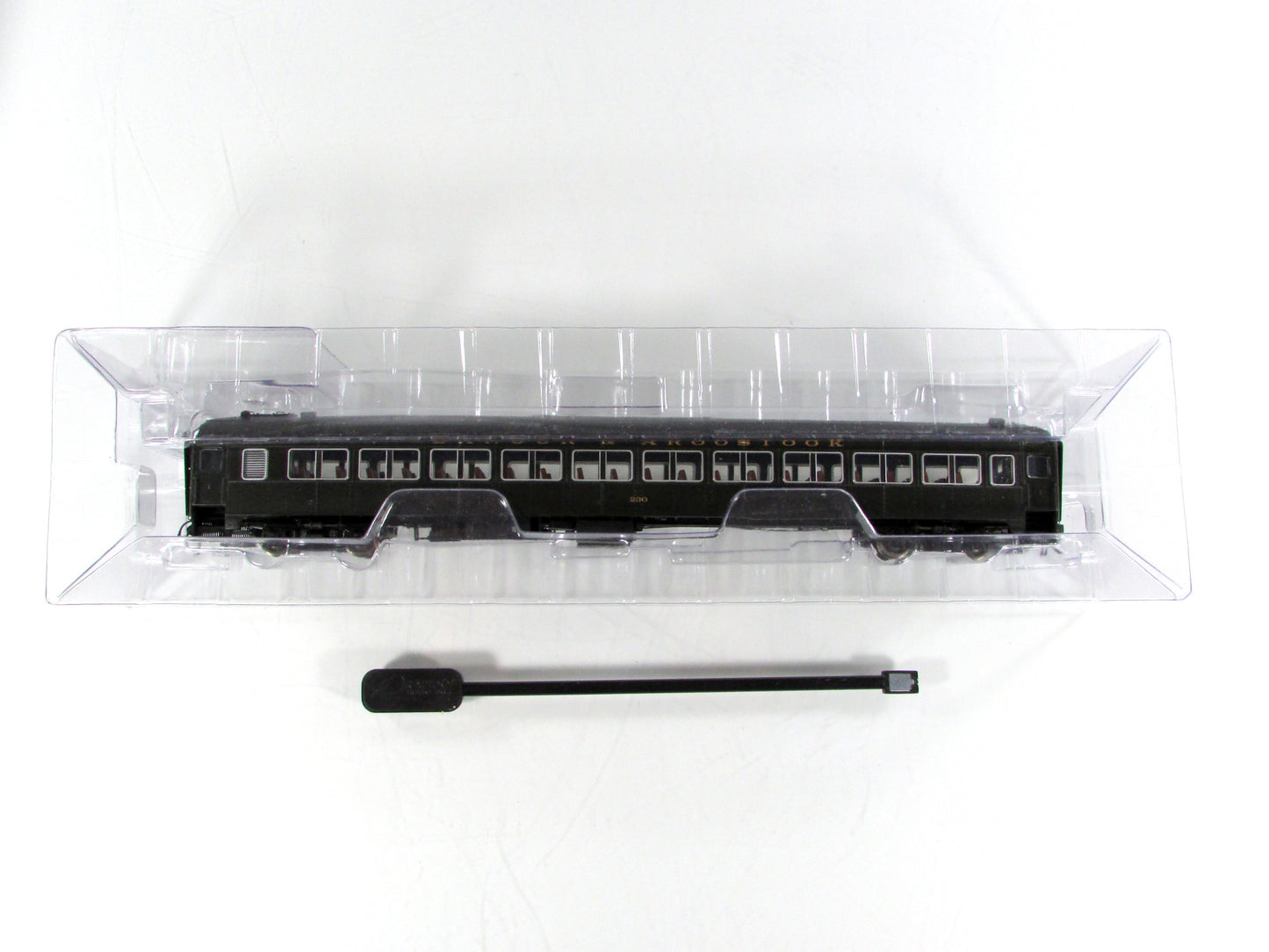 HO Scale *BANGOR AROOSTOOK* Osgood Bradley Coach #230 - Rapido 109059, Lighted