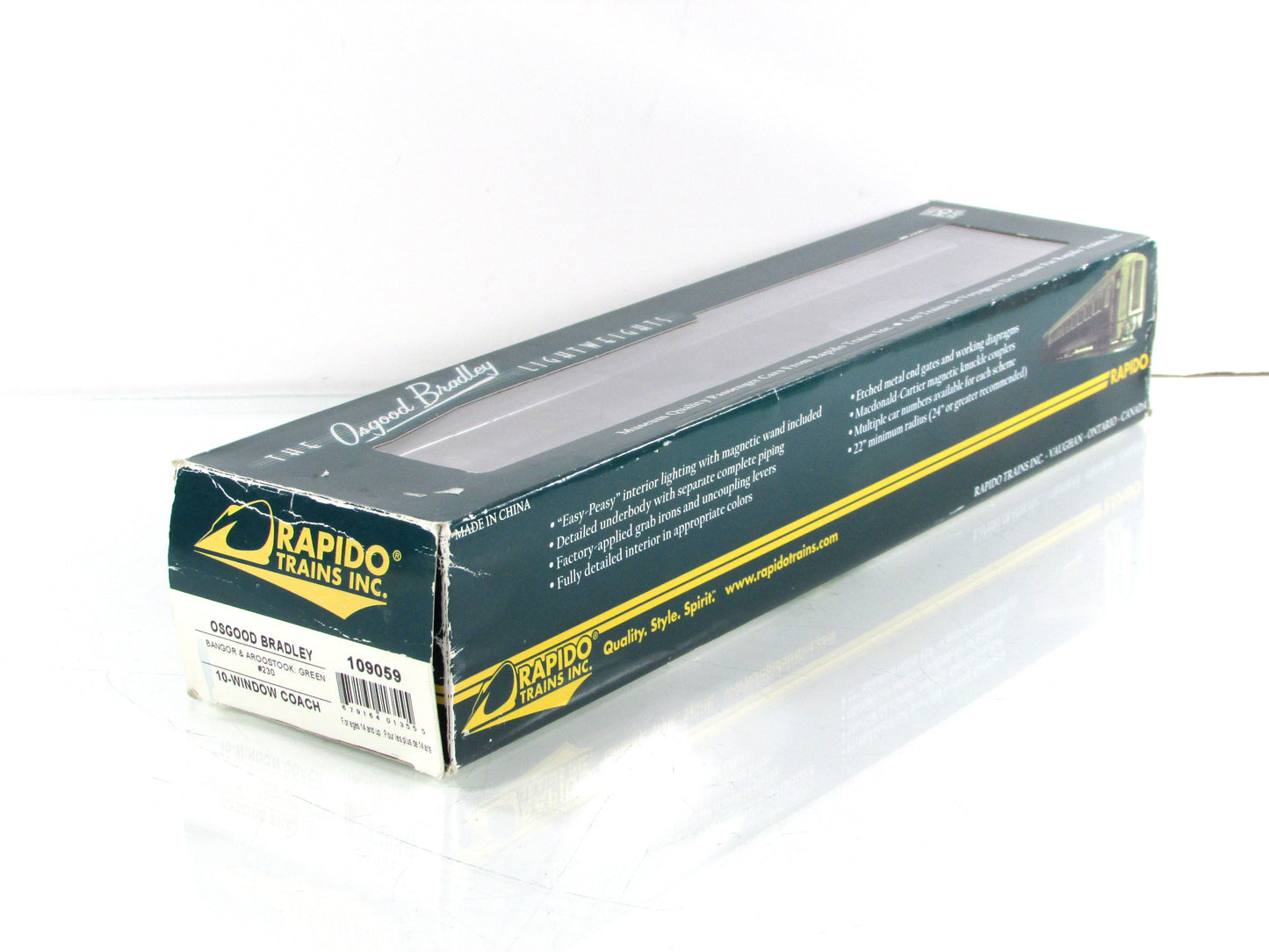 HO Scale *BANGOR AROOSTOOK* Osgood Bradley Coach #230 - Rapido 109059, Lighted