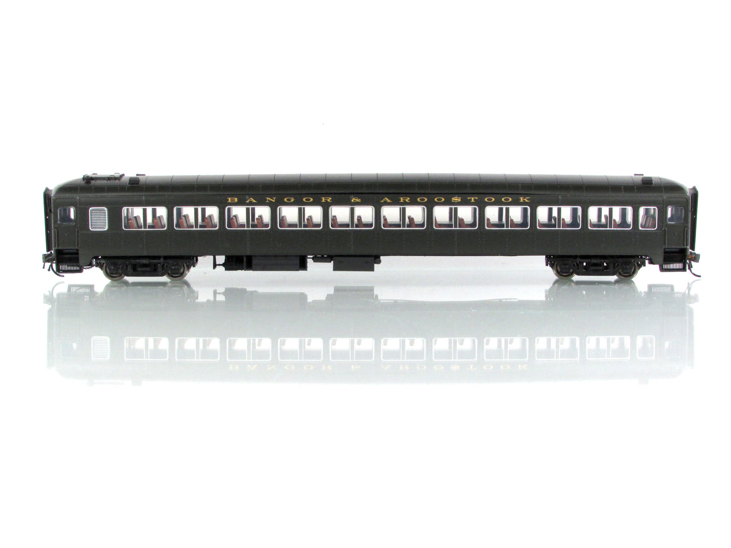 HO Scale ***BANGOR AROOSTOOK*** Osgood Bradley Coach --- Rapido 109061, Lighted