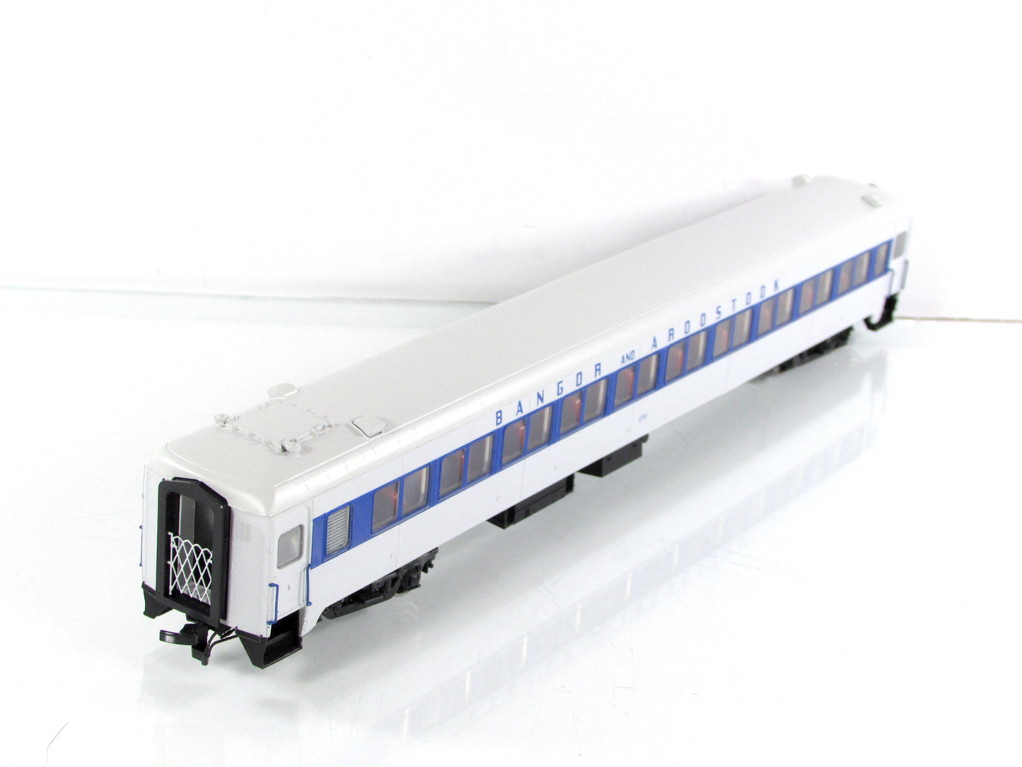 HO Scale *BANGOR AROOSTOOK* Osgood Bradley Coach #230 -Rapido 109065-2, Lighted