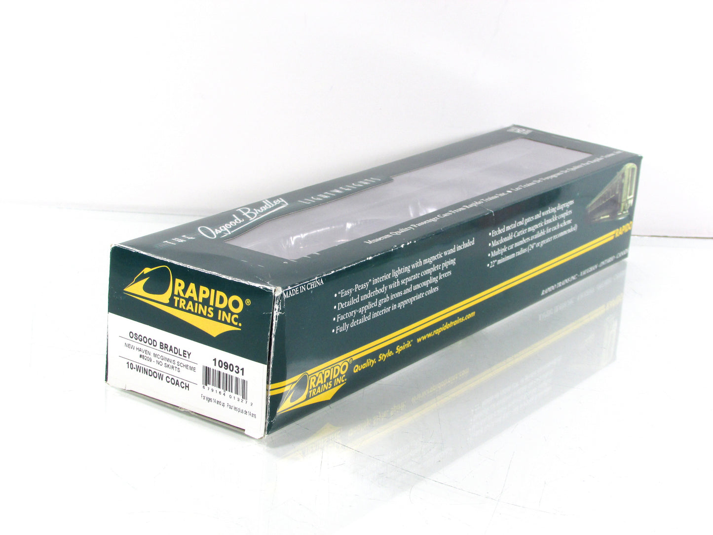 HO Scale ***NEW HAVEN*** Osgood Bradley Coach #8209 ---- Rapido 109031, Lighted