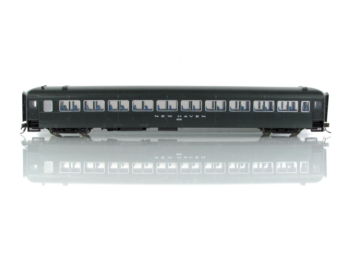 HO Scale ***NEW HAVEN*** Osgood Bradley Coach #8206 ---- Rapido 109117, Lighted