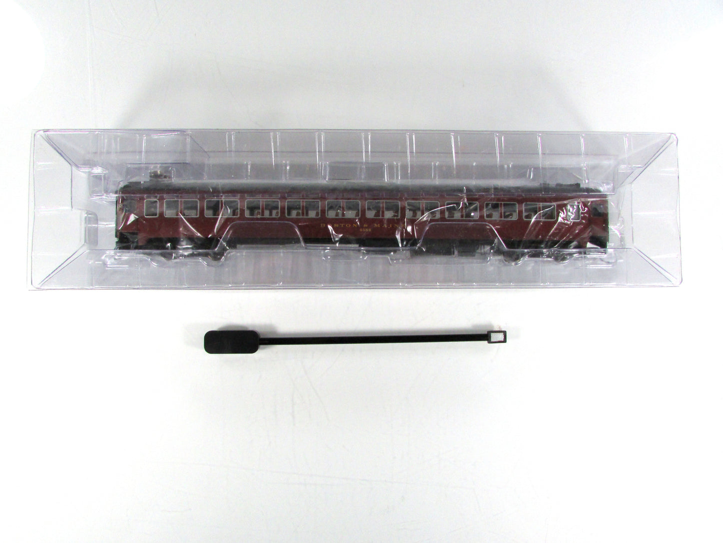 HO Scale ***BOSTON MAINE*** Osgood Bradley Coach #4584 - Rapido 109049, Lighted
