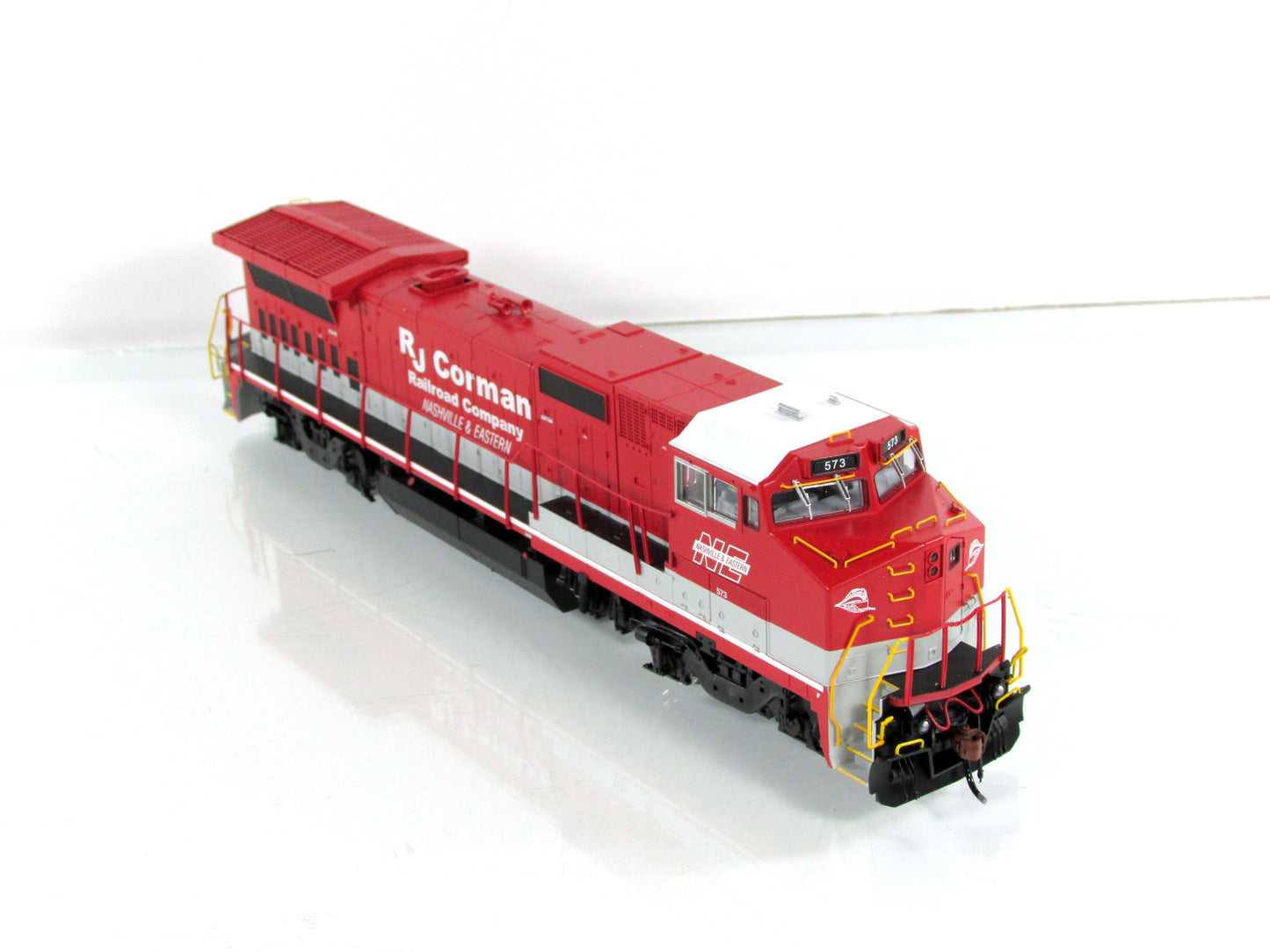 HO Scale **RJ CORMAN** Dash 8-40BW, NERR 573 - Atlas Master 10004313, DCC Ready
