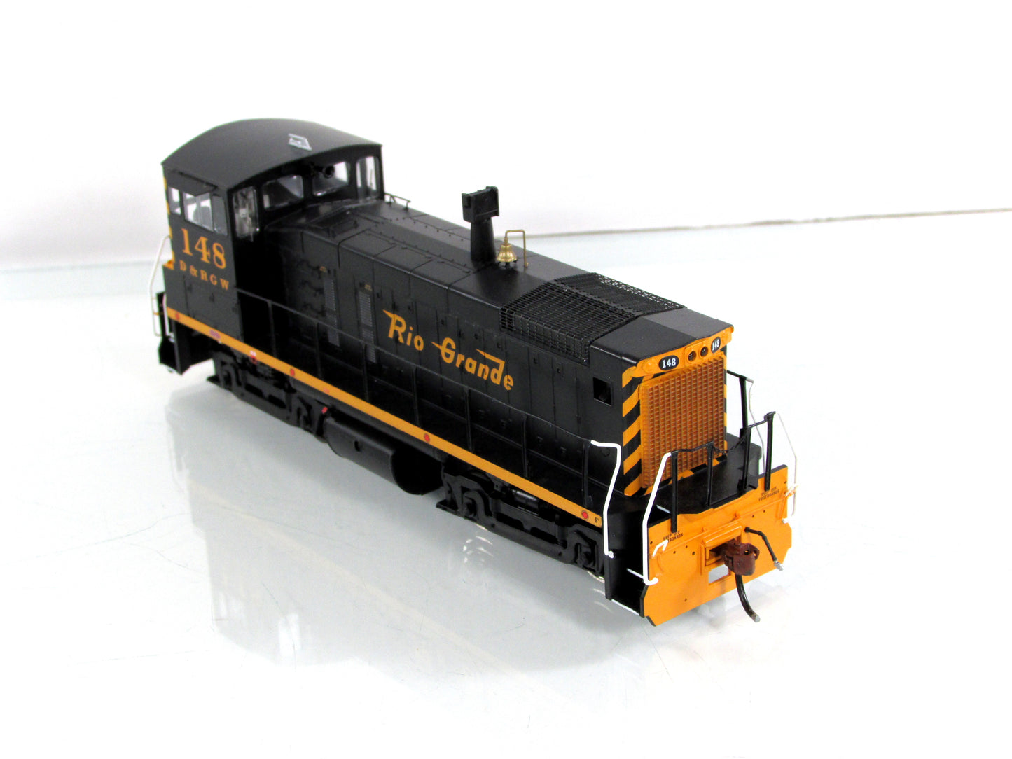 HO Scale **RIO GRANDE* SW1000 Switcher #148 - Athearn ATH86743, DCC-Sound Ready