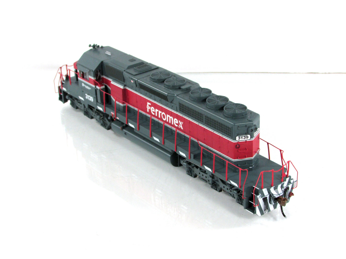 HO Scale **FERROMEX** SD40-2 Locomotive, FXE 3139 - Athearn ATH72018, DCC Ready