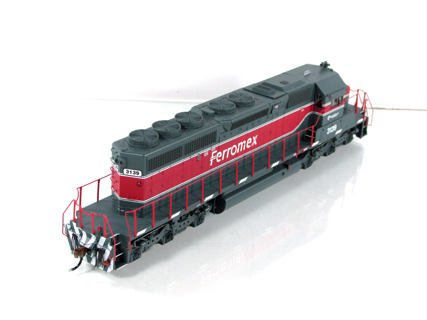 HO Scale **FERROMEX** SD40-2 Locomotive, FXE 3139 - Athearn ATH72018, DCC Ready