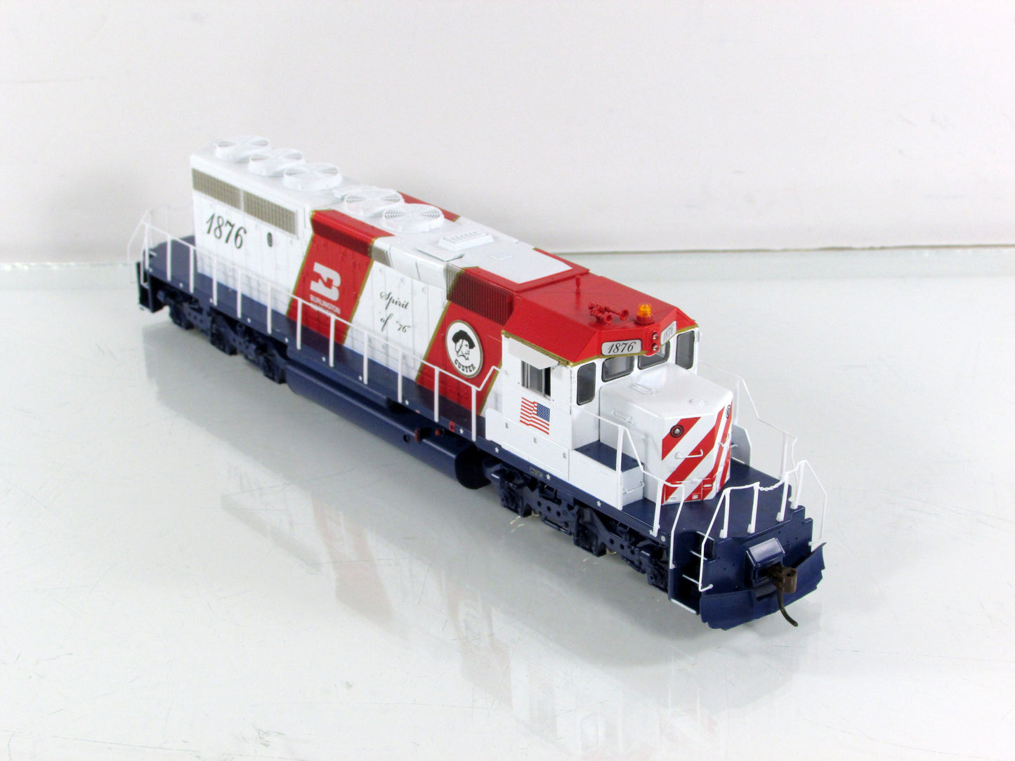 HO Scale **BICENTENNIAL Spirit '76** SD40-2, BN 1876 - Athearn 95227, DCC Ready