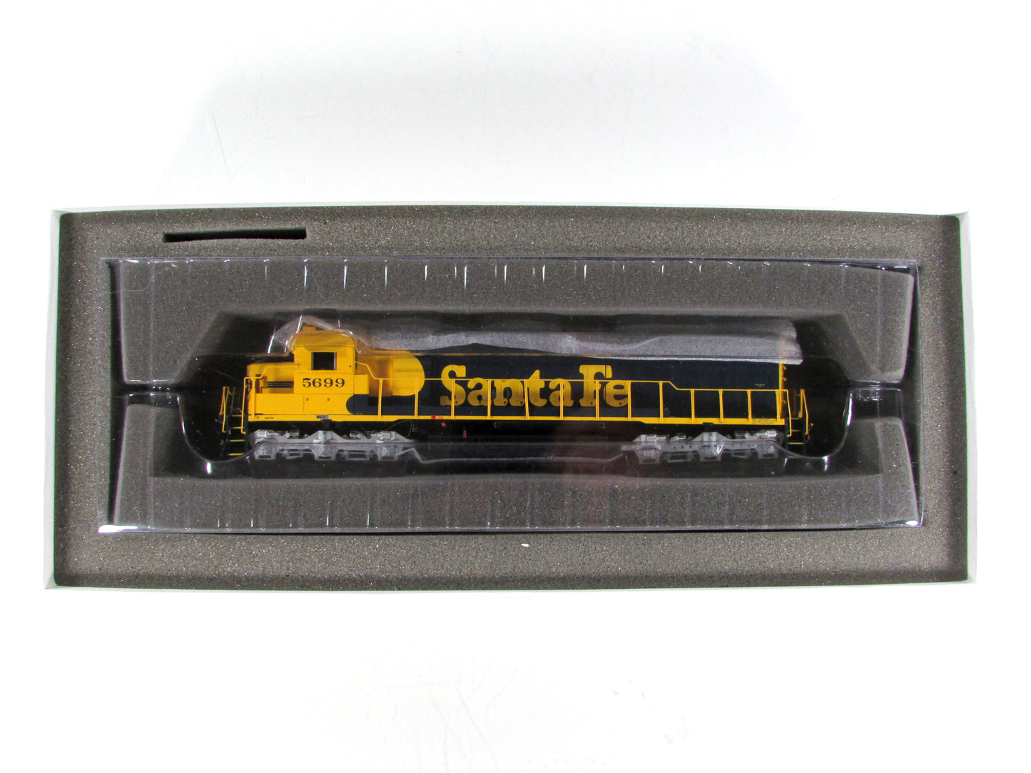 HO Scale ***SANTA FE*** SD45-2 Diesel Locomotive #5699 -- Athearn G67068 w/ DCC
