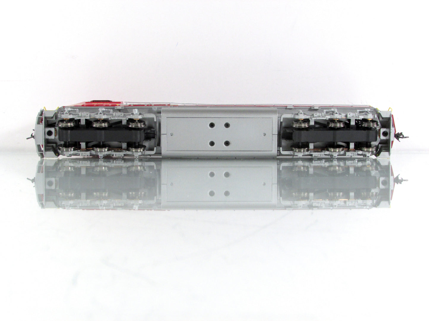 HO Scale ***SANTA FE*** SD75M Diesel Locomotive #226 ---- Athearn G62207 w/ DCC