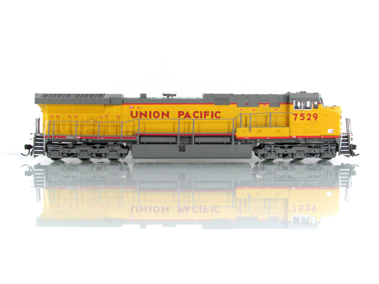 HO Scale *UNION PACIFIC* AC6000 Locomotive #7529 - Broadway 1686, DCC QSI Sound