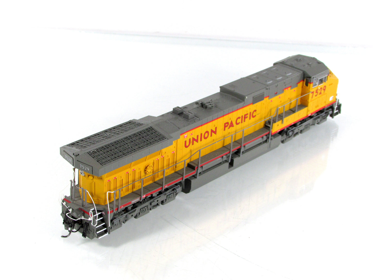 HO Scale *UNION PACIFIC* AC6000 Locomotive #7529 - Broadway 1686, DCC QSI Sound