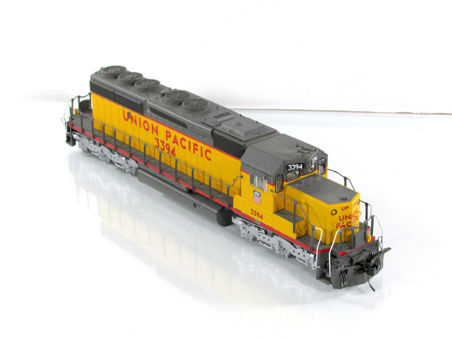 HO Scale **UNION PACIFIC** SD40-2 Snoot Nose #3394 - Intermountain 49342 w/ DCC