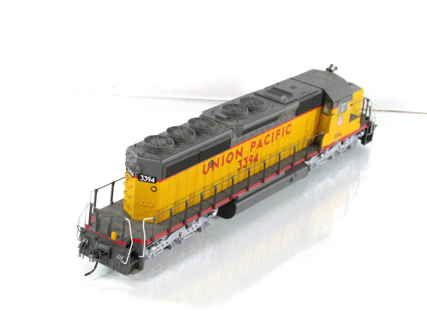 HO Scale **UNION PACIFIC** SD40-2 Snoot Nose #3394 - Intermountain 49342 w/ DCC