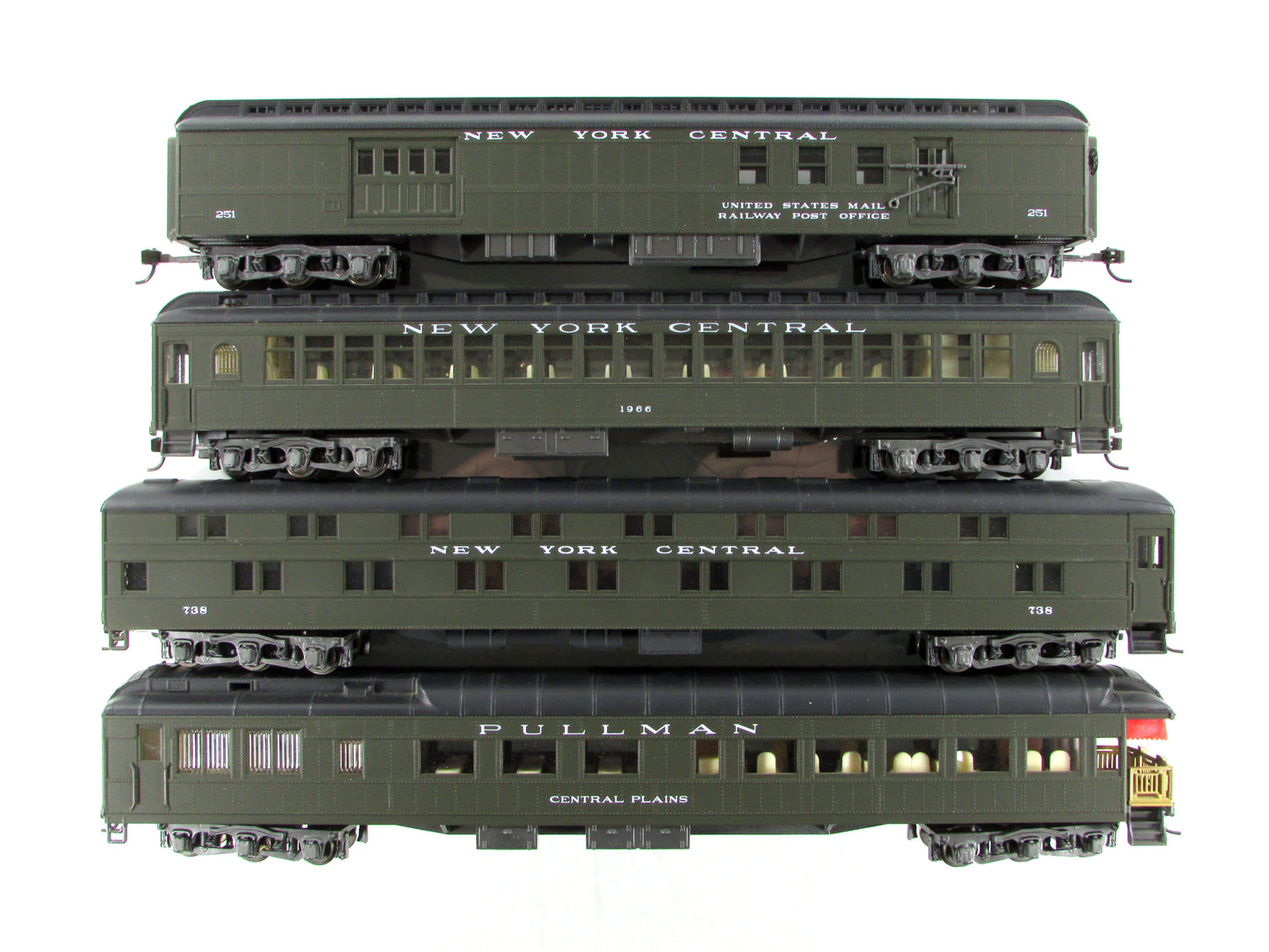 HO Scale *NYC* 1920s Passenger Set B, Interiors, Knuckle Cplrs - Rivarossi 6925