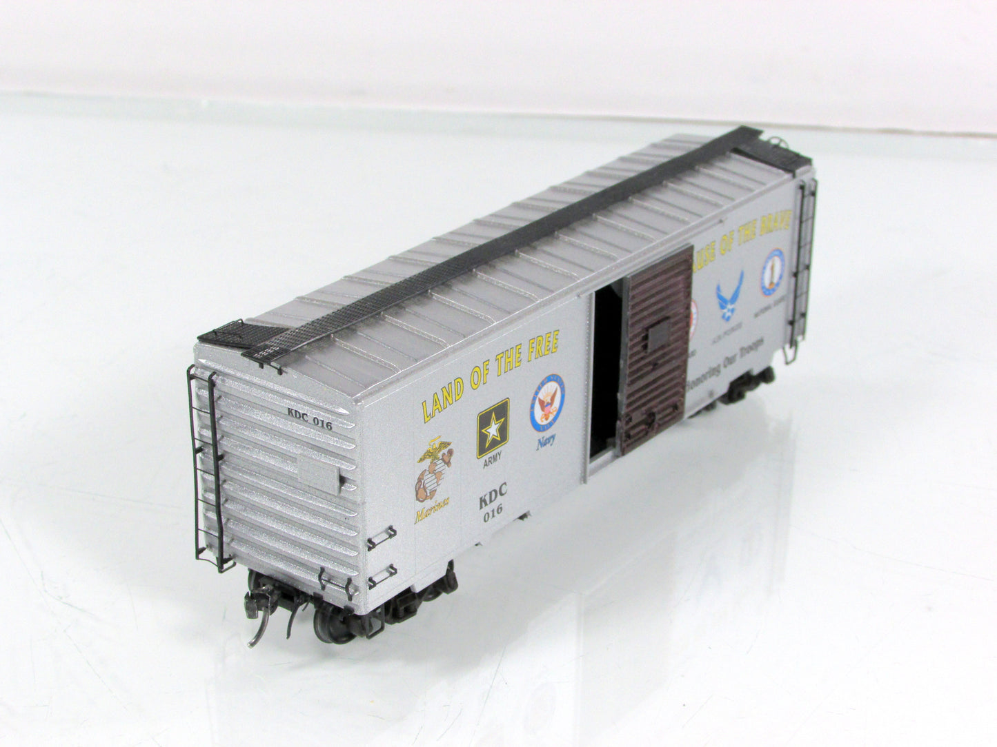 HO Scale **LAND of the FREE** Honoring Our Troops Box Car - Kadee Special 6916