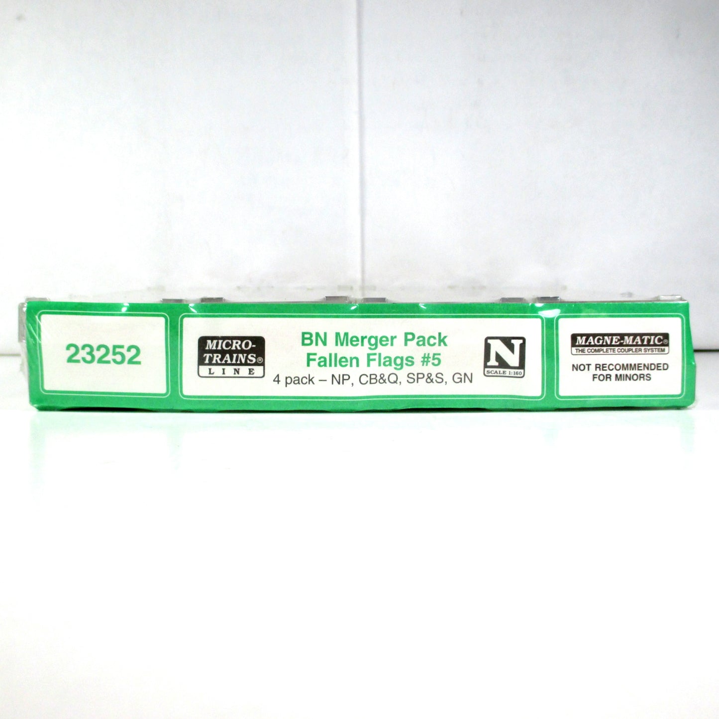 N Scale ***CB&Q, GN, NP, SP&S*** Fallen Flags 4-Pack Set --- Micro Trains 23252