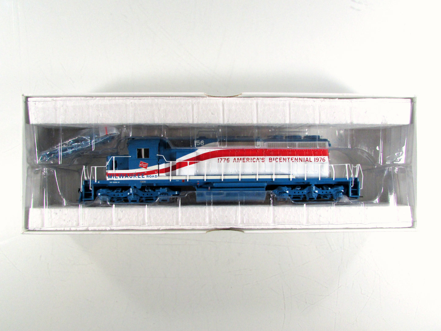 HO Scale **BICENTENNIAL 1776** SD40-2, MILW - Athearn 95214, DCC Sound *Project