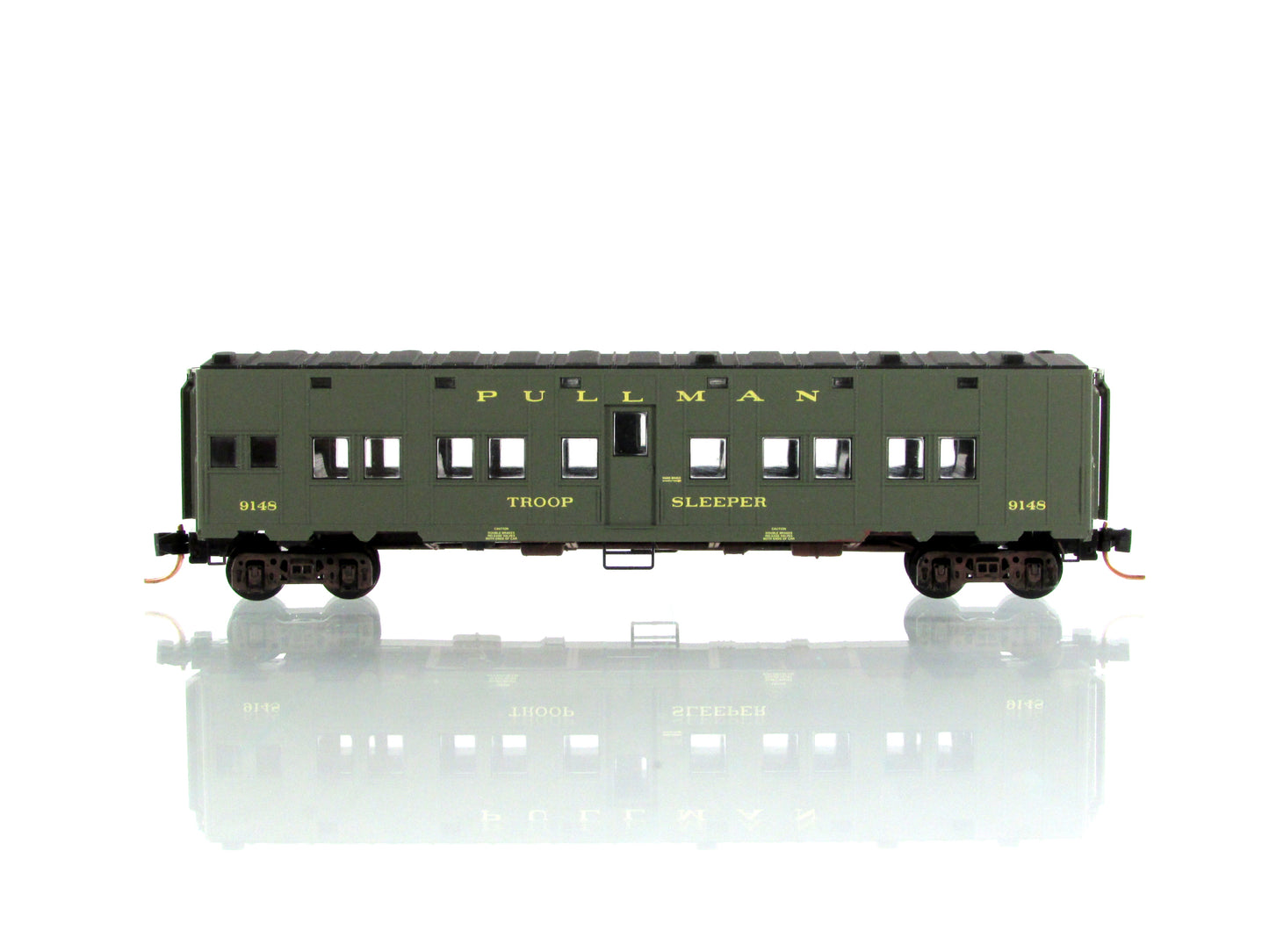 N Scale ***WWII DODX Weathered TROOP SLEEPER*** #9148 - Micro Trains 11600010