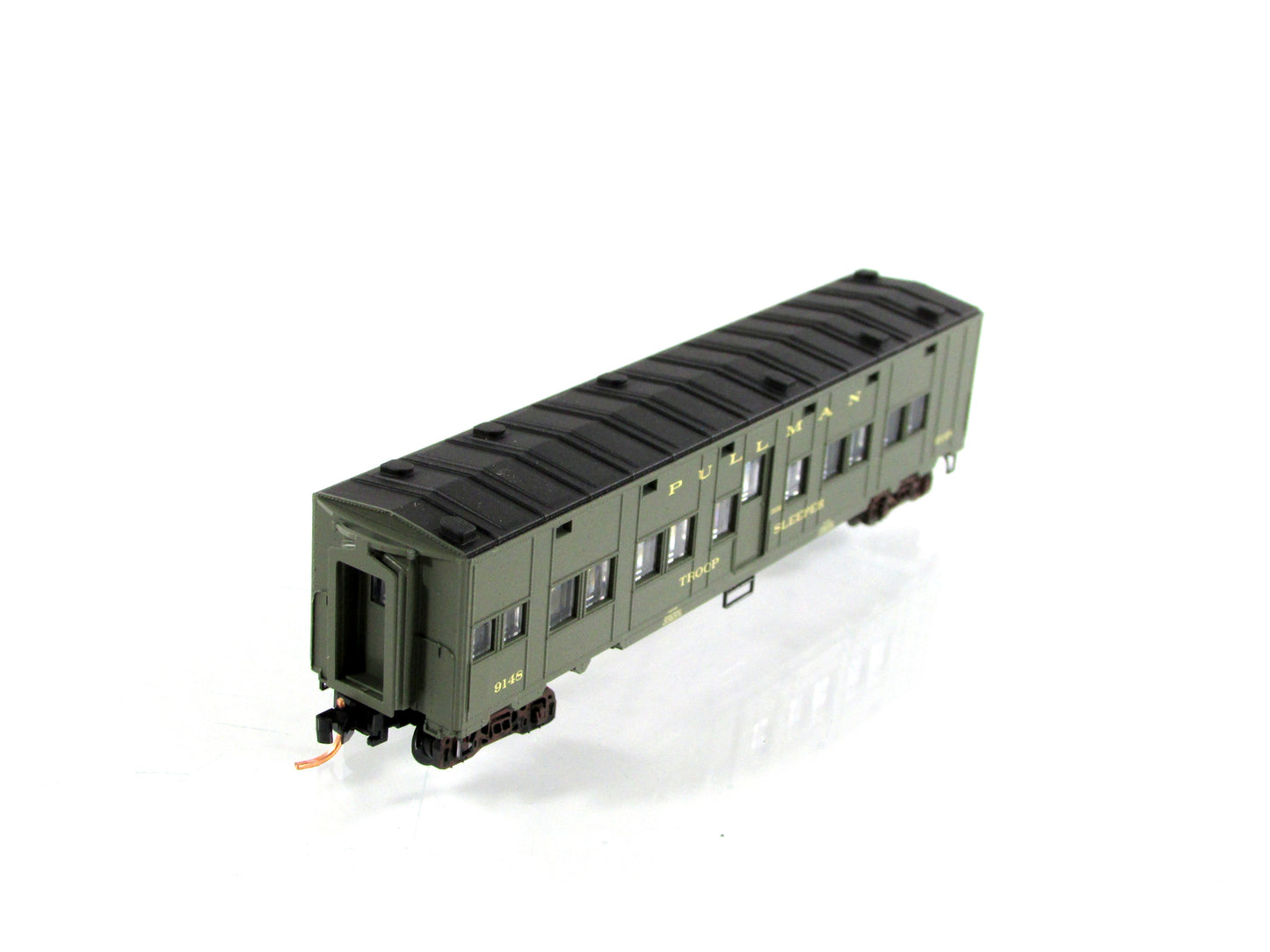 N Scale ***WWII DODX Weathered TROOP SLEEPER*** #9148 - Micro Trains 11600010