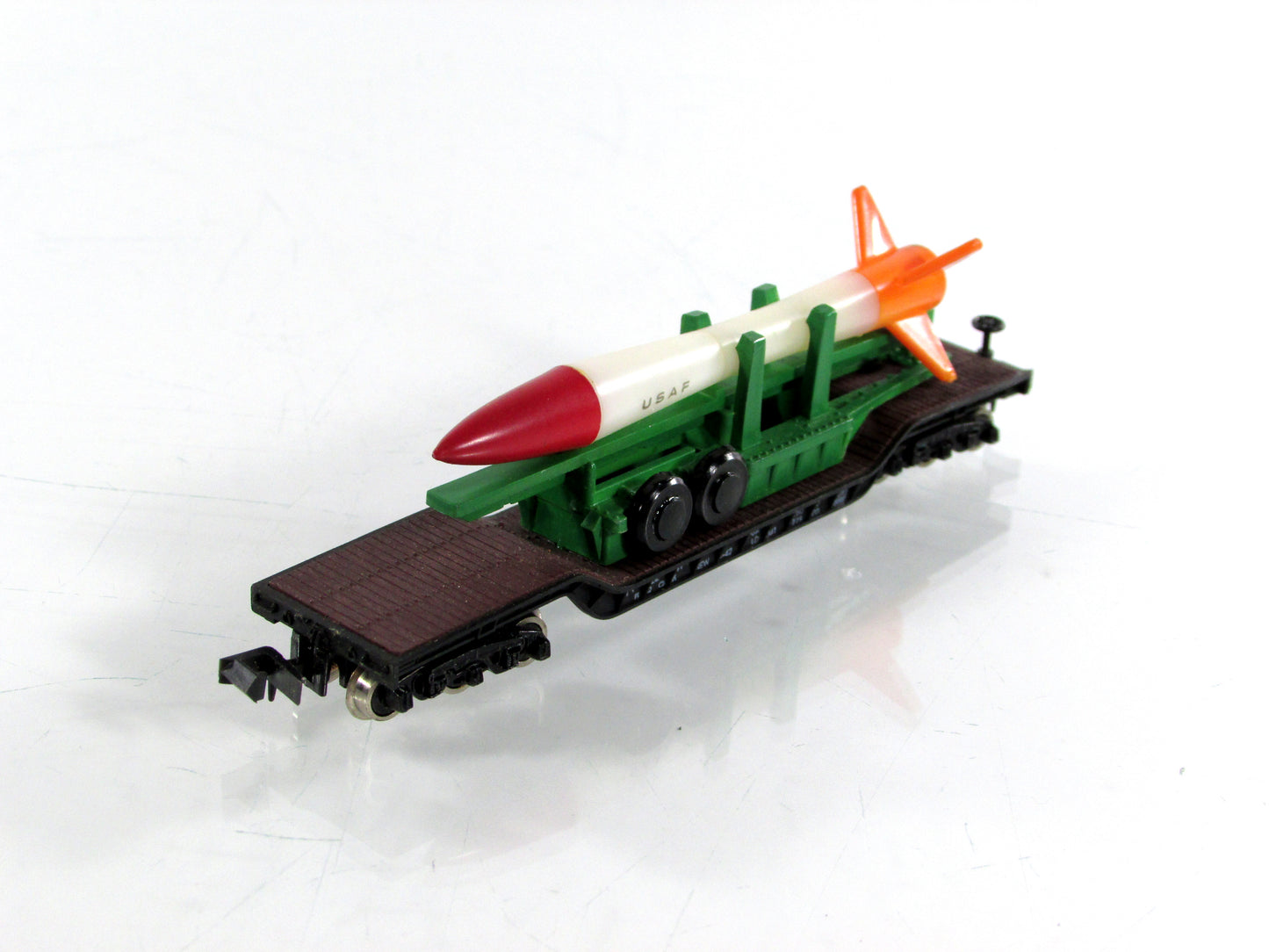 N Scale **US AIR FORCE** Missile Load on Heavyweight Flat, N&W - Bachmann 5319