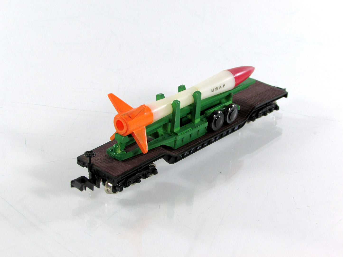 N Scale **US AIR FORCE** Missile Load on Heavyweight Flat, N&W - Bachmann 5319