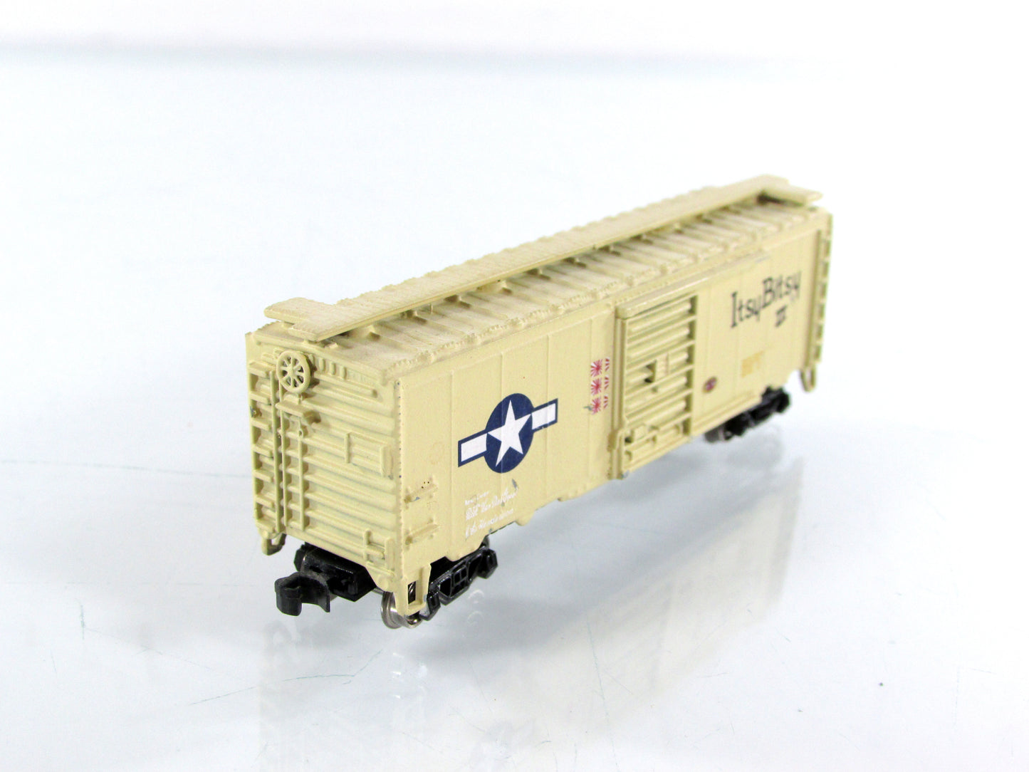 N Scale ***WWII US Army Air Corp** Custom 40' Box Car - Bachmann, Knuckle Cplrs