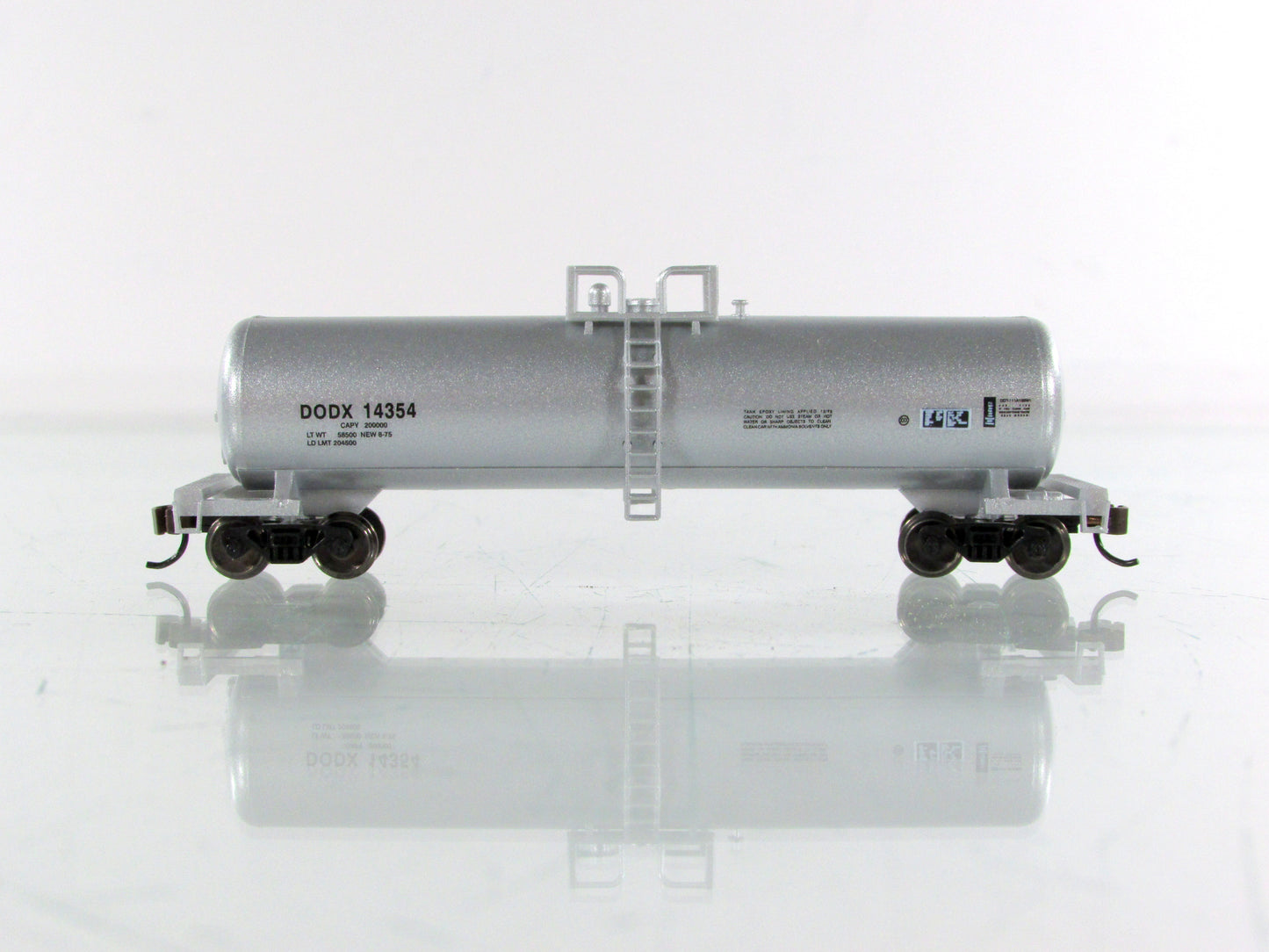 N Scale **US DEPARTMENT of DEFENSE** 50' Tank Car, DODX 14354 - Roundhouse 8896