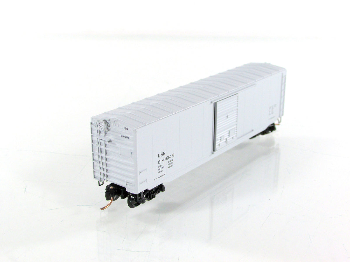 N Scale ***United States NAVY*** 50' Box Car, USN 61-05146 - Micro Trains 77040