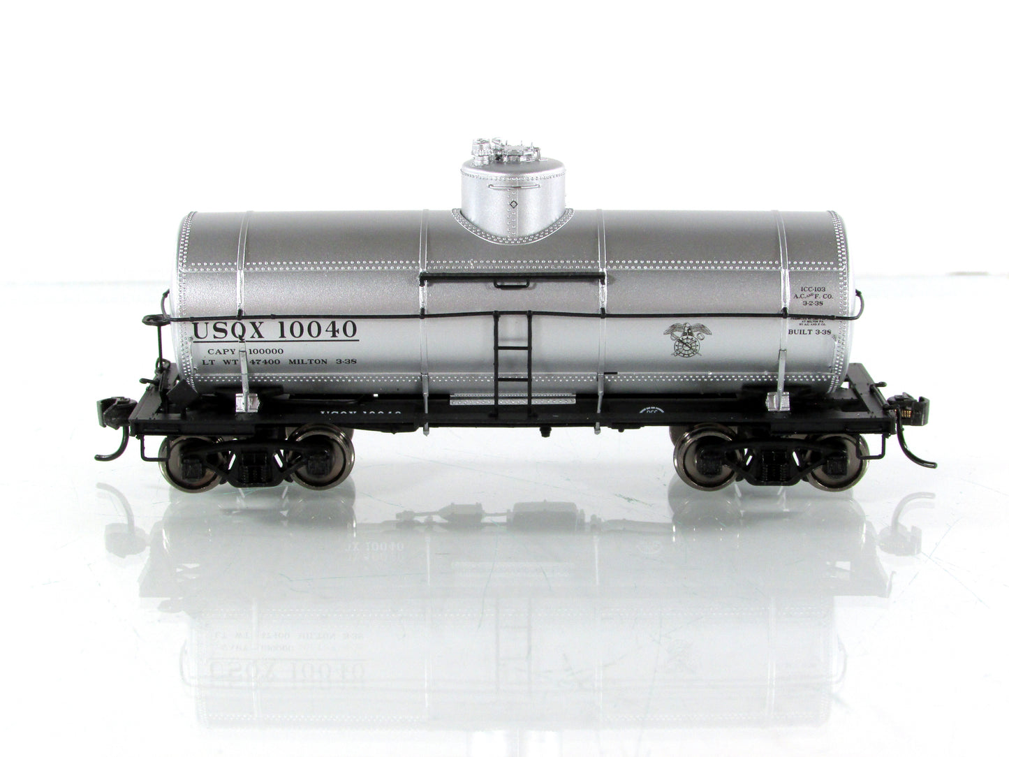 HO Scale **WAR DEPARTMENT** Military Tank Car, USQX 10040 - Walthers 920-100525
